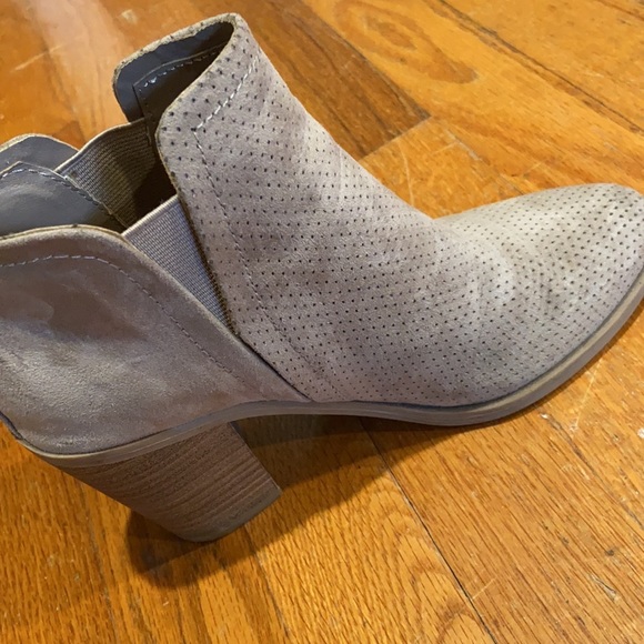 Universal Thread booties - Picture 4 of 5